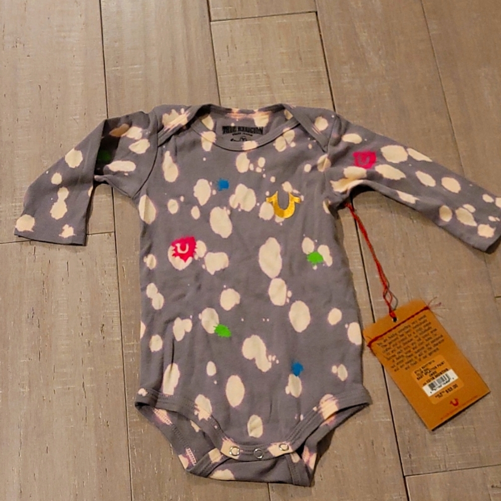 NWT True Religion Onesie- Paint Splatter Unisex, sz 12-18 Months